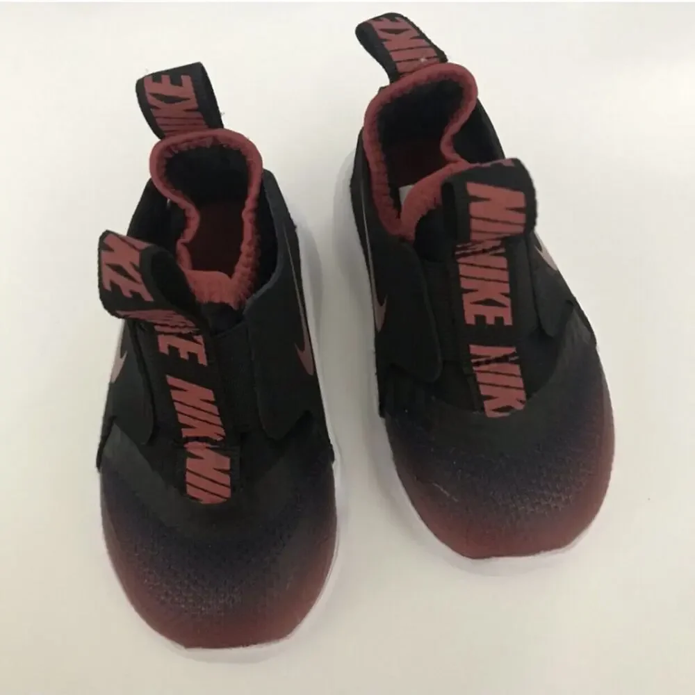 NEW Nike Flex Runner Slip On Sneakers Size 4